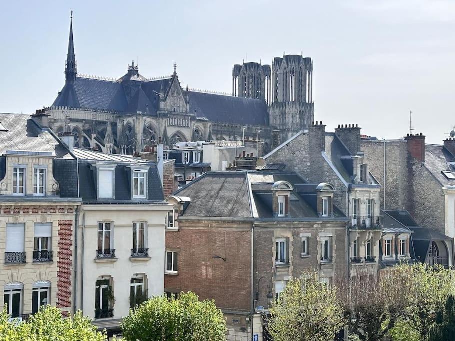 Forum Champagne Grand T2 Climatise Vue Cathedrale Reims Exterior photo